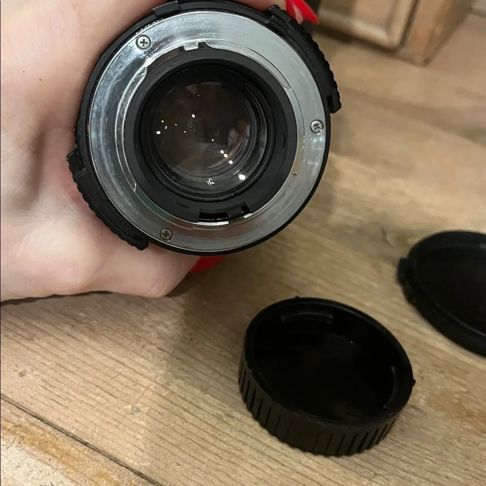 Vintage Tokina AT-X Camera Lens Manual Focus Zoom 28-135mm 1:4-4.6 Case